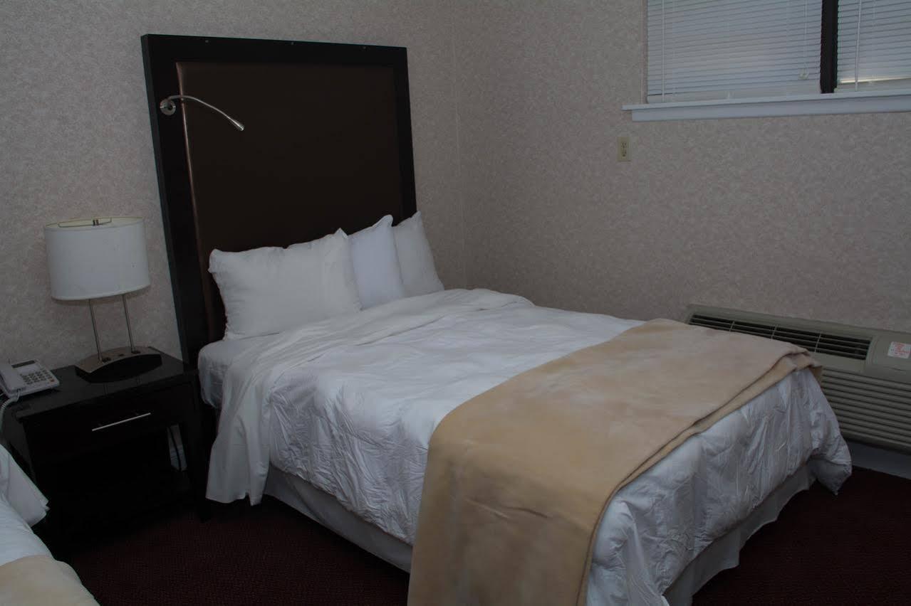 Atlantic Inn And Suites - Wall Township Экстерьер фото